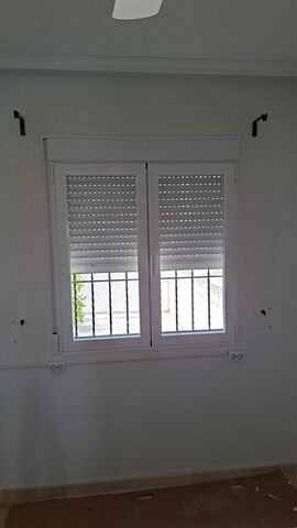 Fösnter-aluminium-persienn-villamartin-fastighet-orihuelacosta-renovering-byggare.JPG