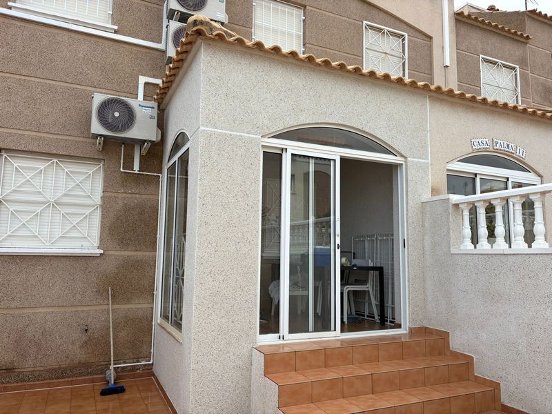 Fasad-marmorkross-putsning-altosdelabahia-torrevieja-costablanca-fastighet-renovering